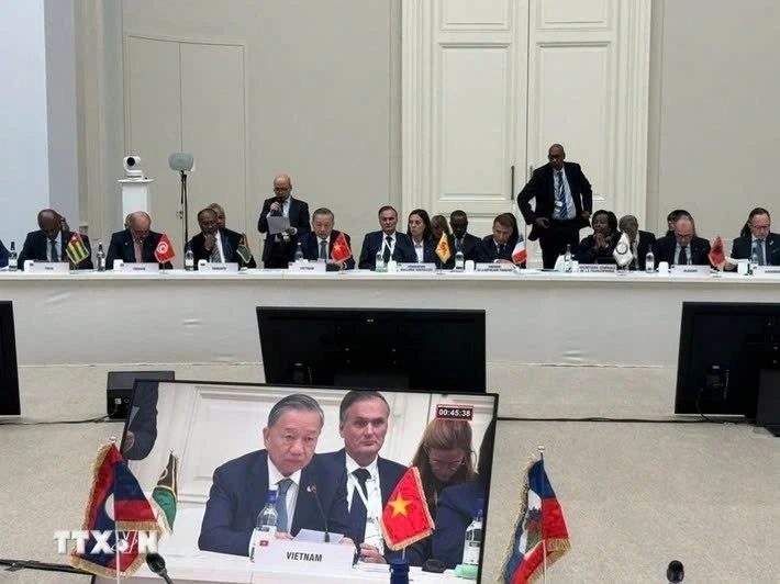 General Secretary and President To Lam then attends and delivers a speech at the session on reformed multilateralism. There, To Lam affirms the irreplaceable role of multilateral mechanisms, while highlighting the contributions of the OIF and Francophone institutions to addressing common concerns of the international community, as well as to establishing frameworks and principles for emerging issues.