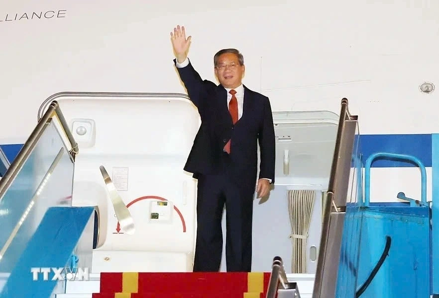 Chinese Premier Li Qiang is due to leave Hanoi for Beijing on October 14, successfully concluding his official visit to Vietnam.