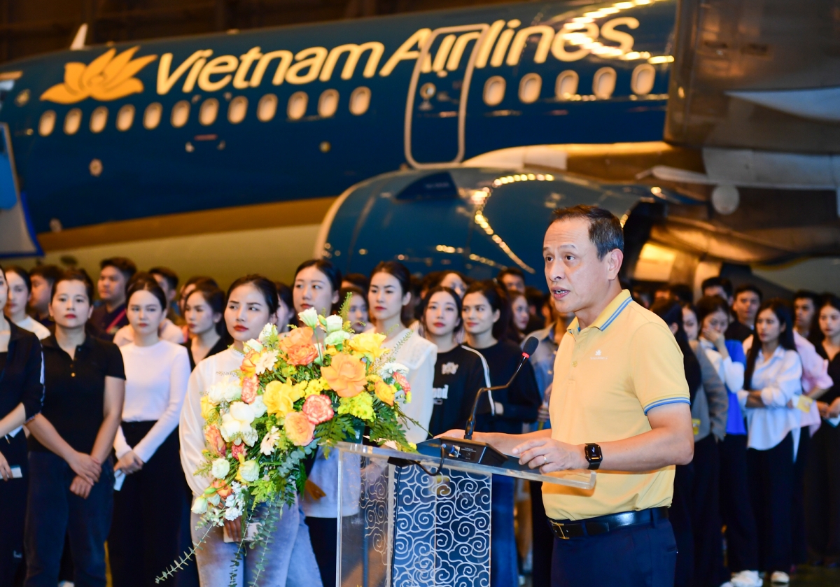 Ông Lê Hồng Hà, Tổng Giám đốc Vietnam Airlines nhấn mạnh thông qua buổi diễn tập, Vietnam Airlines có thể đánh giá hiệu quả công tác huấn luyện quy trình khẩn nguy và an toàn khoang khách máy bay.