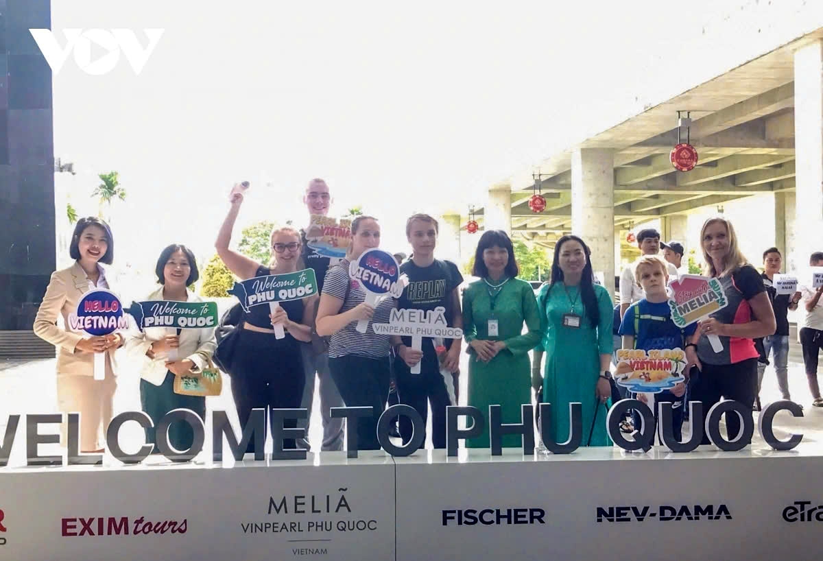 Phu Quoc welcomes 400 tourists from the Czech Republic for a week-long tour on October 24