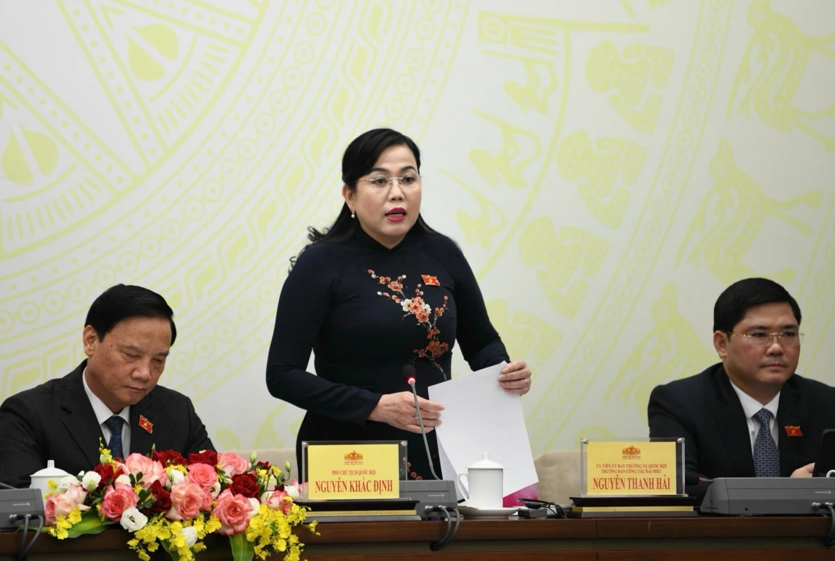 Trưởng Ban Công tác đại biểu Nguyễn Thanh Hải thông tin tới báo chí tại họp báo