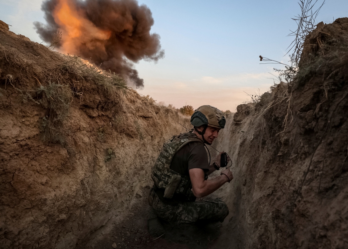 Binh lính Ukraine trong một kỳ huấn luyện gần tiền tuyến ở khu vực Donetsk. Ảnh: Reuters