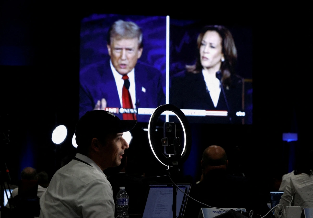 Bà Kamala Harris bước vào tháng cuối của chiến dịch tranh cử Tổng thống Mỹ với mức chi tiêu vượt xa đối thủ Donald Trump. Ảnh: Reuters