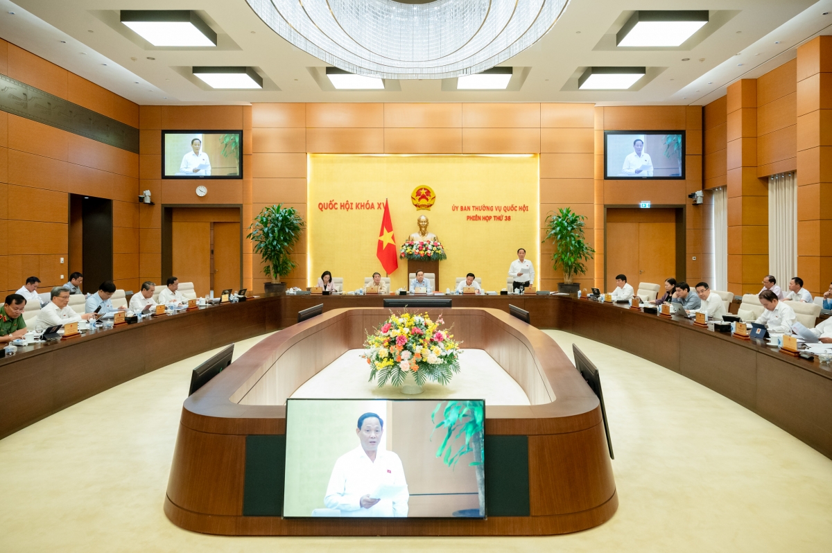 Toàn cảnh Phiên họp
