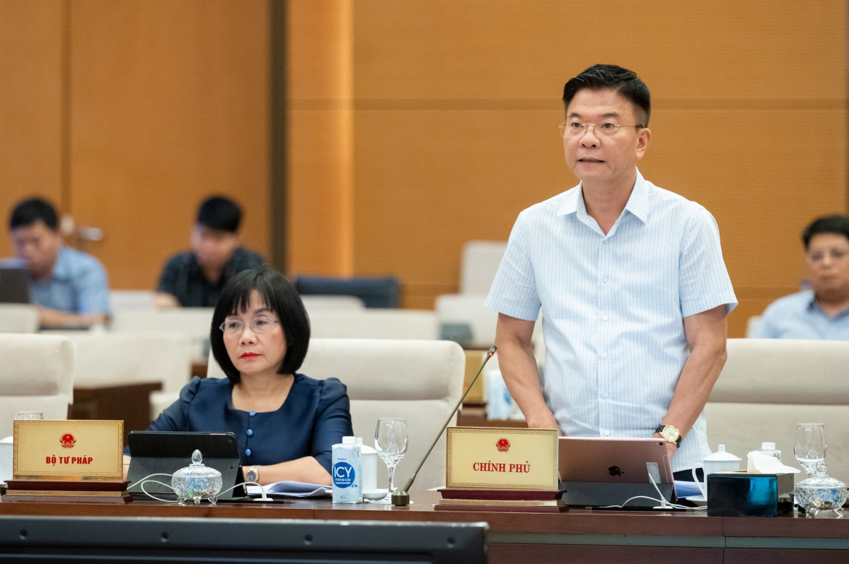 Phó Thủ tướng Chính phủ Lê Thành Long phát biểu tại Phiên họp