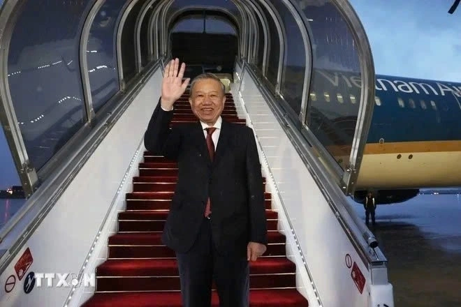 On October 7 evening, General Secretary and President To Lam and his entourage left Paris for Hanoi, concluding their successful activities during the 19th Francophonie Summit and the official visit to France. (Photo: VNA)
