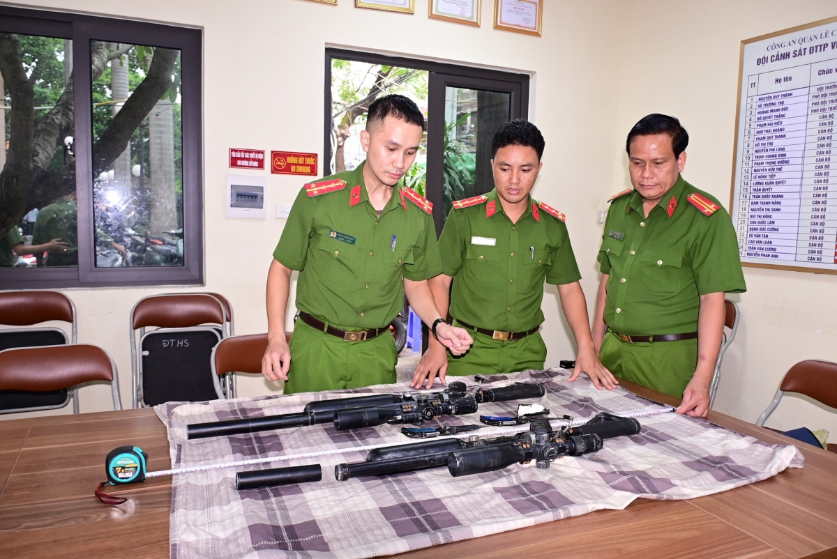 Một số tang vật vụ án mà công an tìm kiếm và phát hiện.