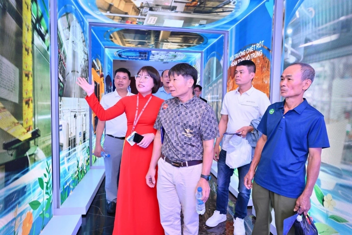 Các đối tác được chào đón trong không gian trải nghiệm quá trình phát triển 30 năm của Tân Hiệp Phát.