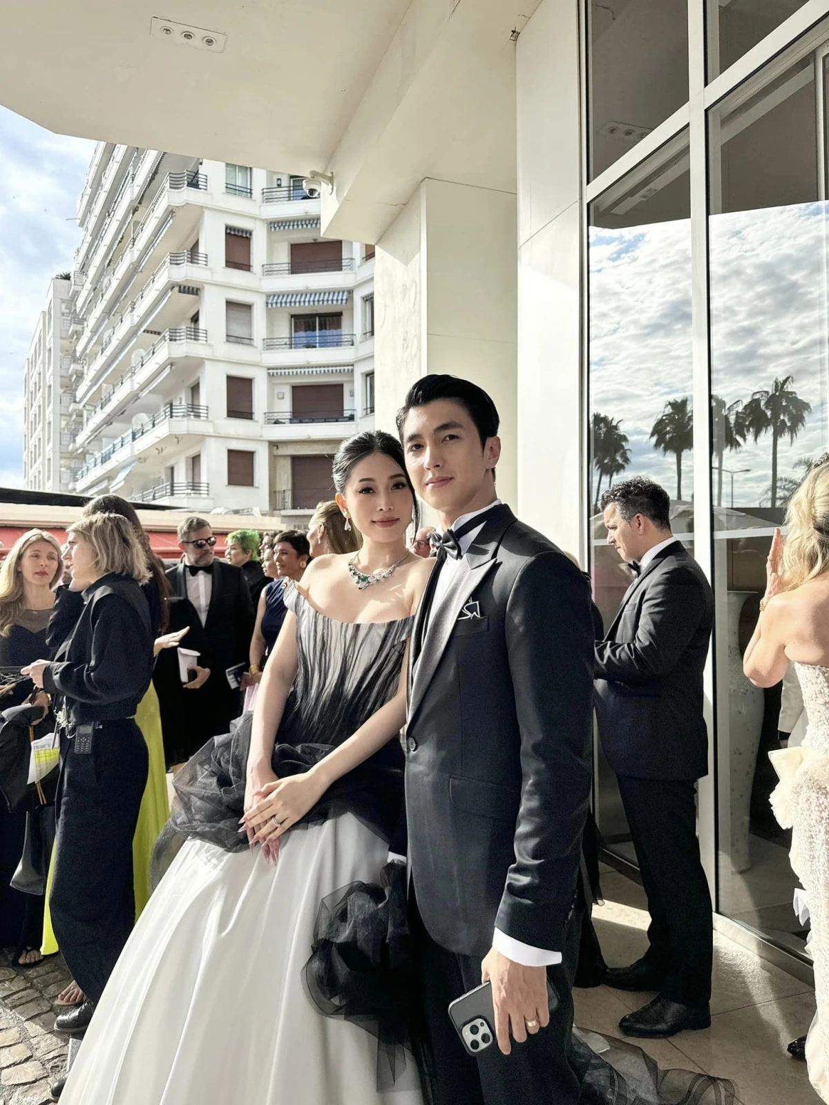 Tháng 5/2024, Vợ chồng Phương Nga - Bình An sải bước trên thảm đỏ Liên hoan phim Cannes. Đây là lần đầu tiên cả hai được tham dự sự kiện đình đám này. Cặp đôi đã có những khoảnh khắc tình tứ, lãng mạn tại Cannes 2024. 