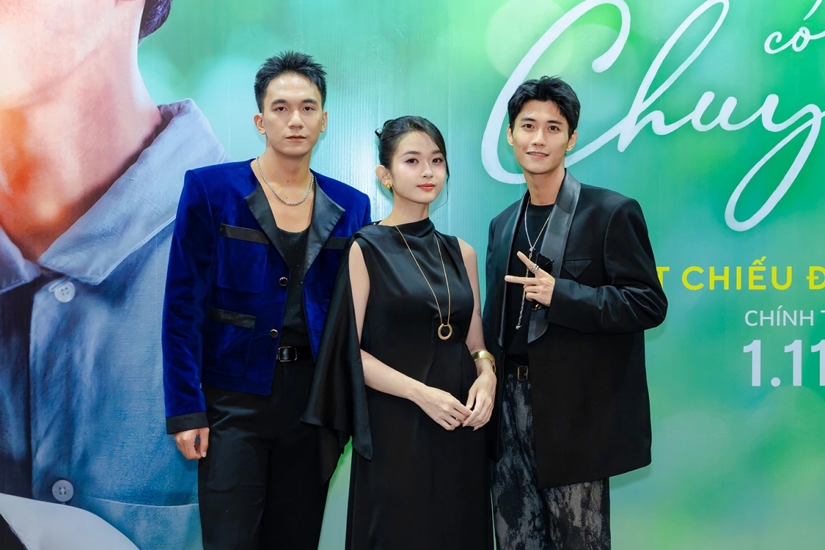 Ba diễn viên chính trong phim "Ngày xưa có một chuyện tình" (từ trái qua): Đỗ Nhật Hoàng, Ngọc Xuân, Avin Lu