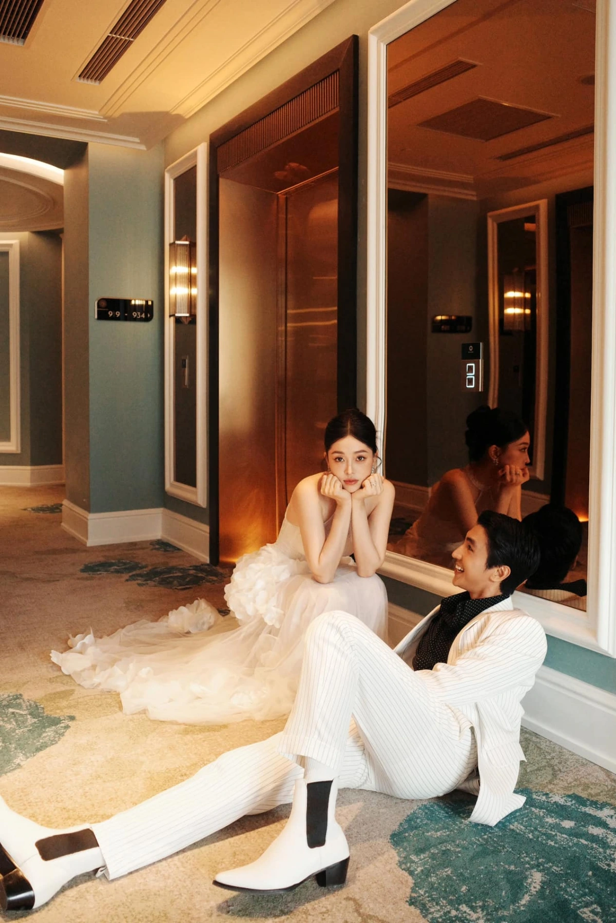 Trên mạng xã hội, cặp đôi "trai tài gái sắc" thường xuyên chia sẻ những khoảnh khắc vui vẻ, hài hước, trêu chọc nhau trong cuộc sống thường ngày.