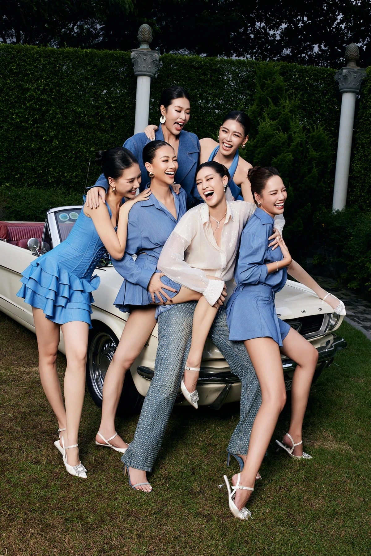 Lễ vu quy và lễ cưới của Khánh Vân sẽ diễn ra vào tháng 12. Những thông tin về đám cưới sẽ được người đẹp chia sẻ với khán giả trong thời gian tới.