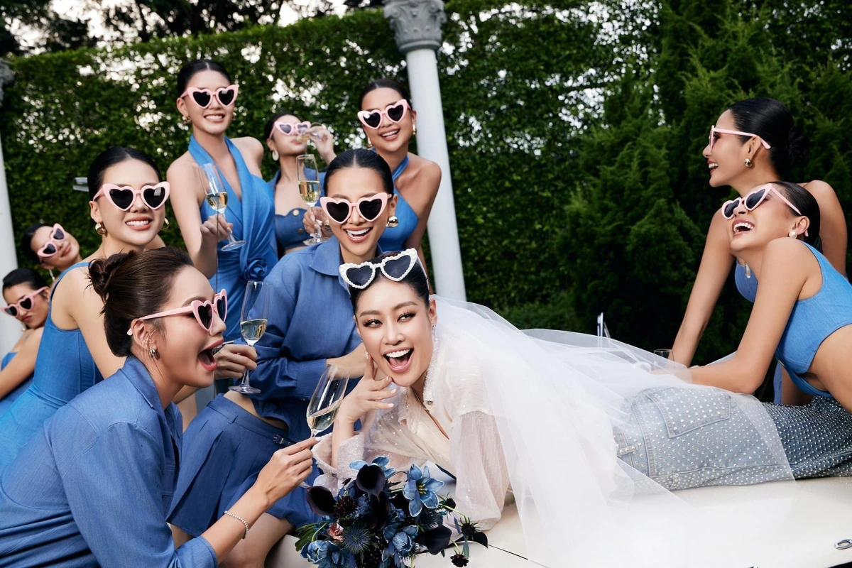 Bên dưới bài đăng, cộng đồng mạng dành nhiều lời khen cho nhan sắc của cô dâu Khánh Vân và dàn phù dâu xinh đẹp: "Dàn phù dâu đỉnh của chóp luôn, cô dâu quá xuất sắc"; "Dàn phù dâu đỉnh nhất Việt Nam là đây chứ đâu"; "Toàn người đẹp tụ hết vào đây rồi!"...