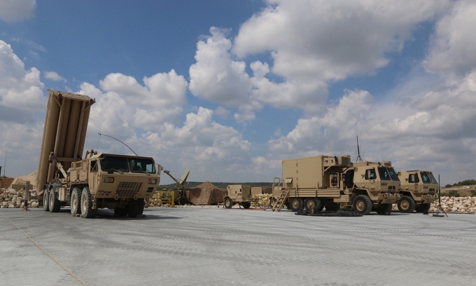 Bệ phóng và xe chỉ huy của tổ hợp THAAD tại căn cứ Hood, Texas, tháng 9/2017. Ảnh: US Army