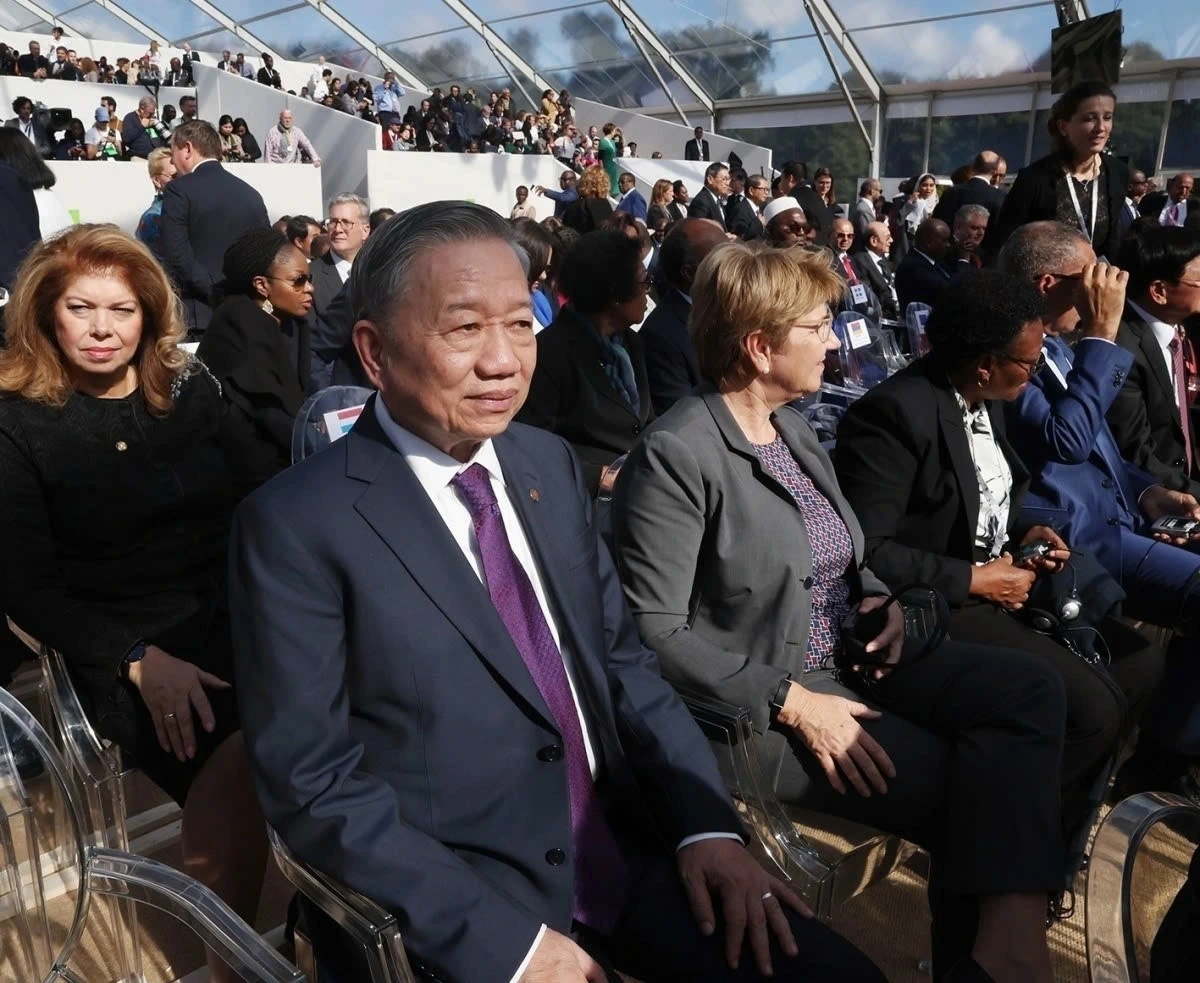 Also at the Château de Villers-Cotterêts, General Secretary and President To Lam attends the 19th Francophonie Summit, themed “Creativity, Innovation, and Entrepreneurship in French.” The summit brings together representatives from nearly 100 member countries of the Francophone community, as well as Francophone institutions and international and regional organizations. (Photo: VNA)