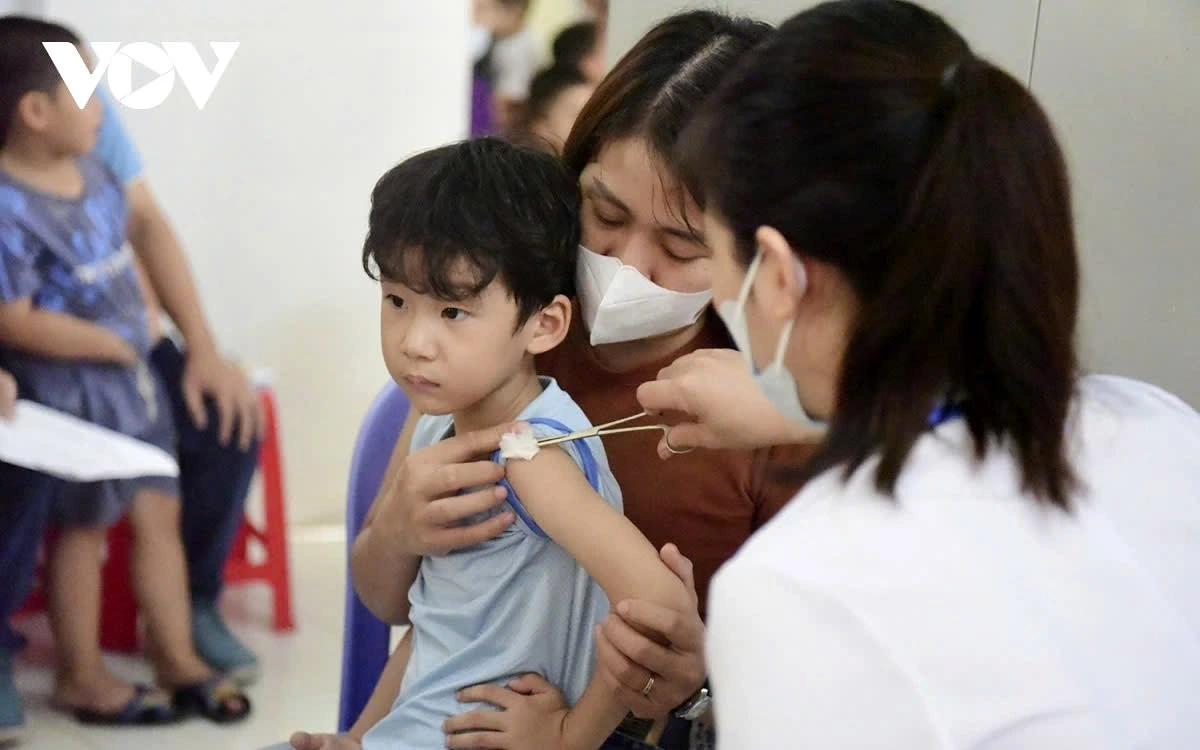 All the vaccination sites have been equipped with facilities, shock treatment kits, and oxygen tanks to ensure vaccination safety.