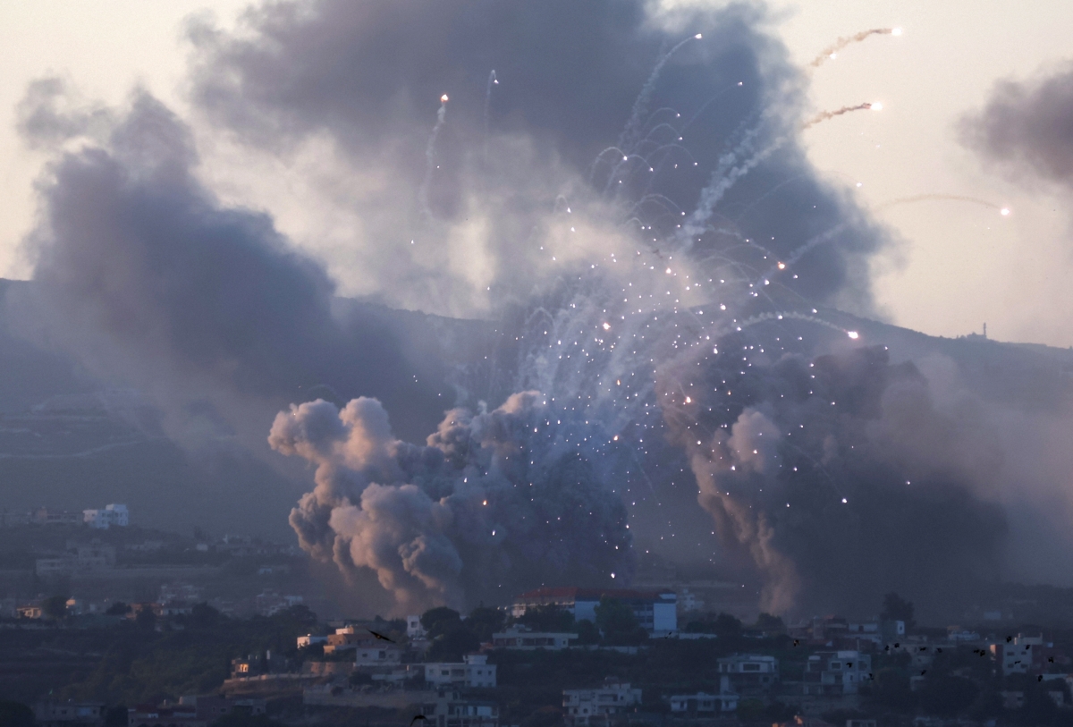 Giao tranh giữa quân đội Israel và lực lượng Hezbollah. Ảnh: Reuters