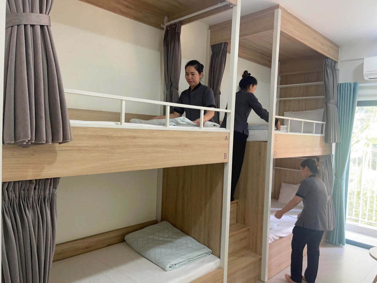 Khu nghỉ dưỡng Nam Hội An chuẩn bị phòng để đón người dân đến tránh bão.