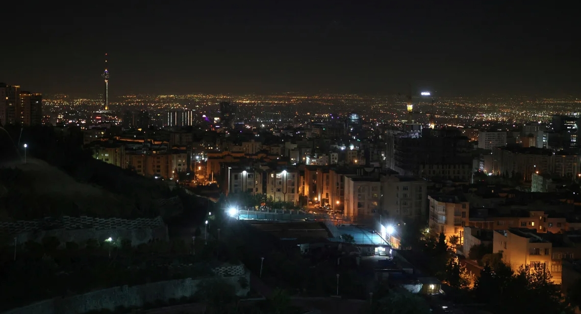 Toàn cảnh thủ đô Tehran của Iran sau khi Israel tiến hành các cuộc tấn công được cho là nhằm vào các mục tiêu quân sự của Iran vào ngày 26/10. Ảnh: CNN