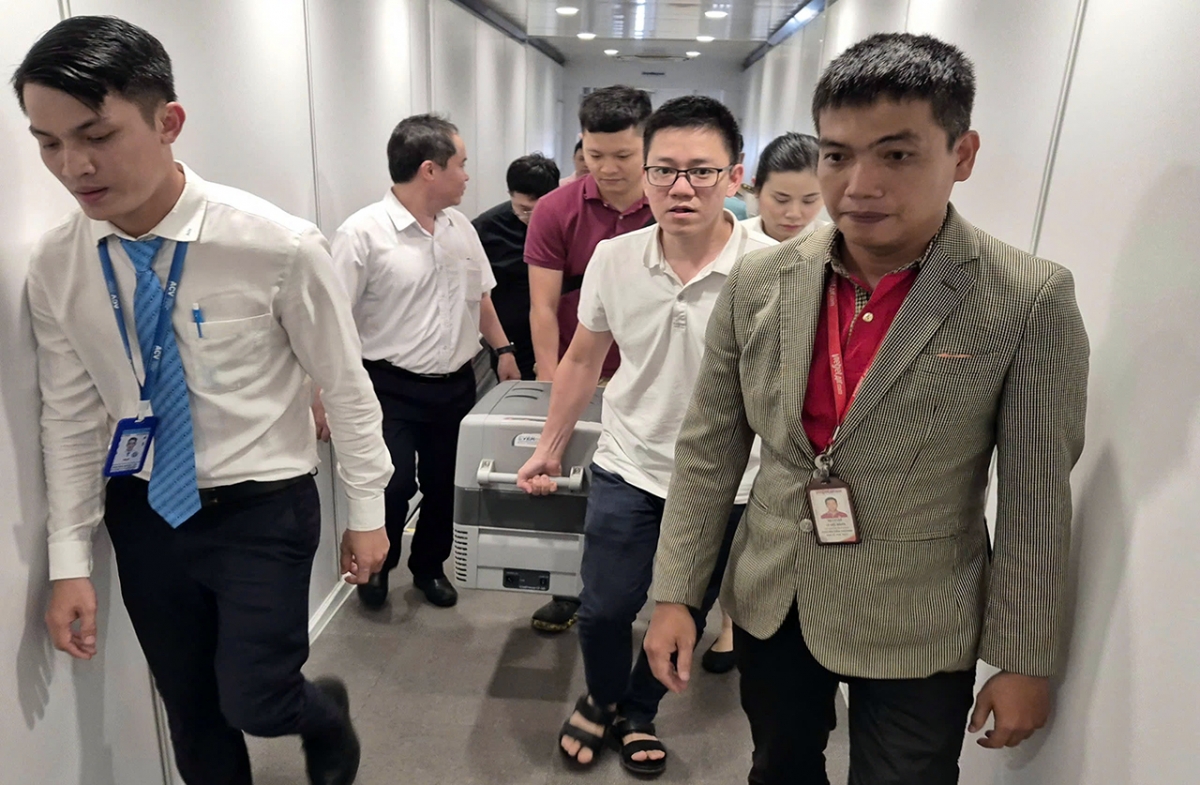 Trái tim hiến tặng được Vietjet vận chuyển từ Hà Nội đến Huế để kịp thời ghép cho bệnh nhân