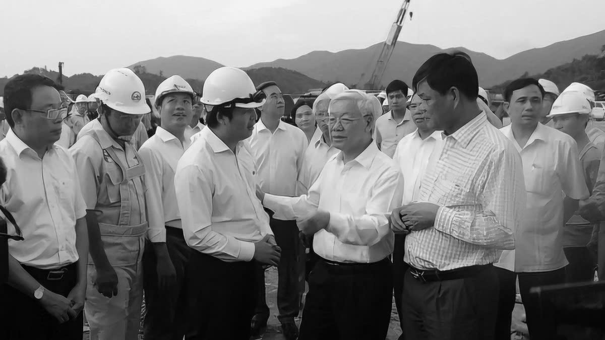 Tháng 5/2016, Cố Tổng Bí thư Nguyễn Phú Trọng thăm dự án hầm Đèo Cả, khẳng định công trình sẽ là động lực phát triển cho Phú Yên. Hầm hoàn thành năm 2017, là dự án xuyên núi đầu tiên do người Việt làm chủ công nghệ.