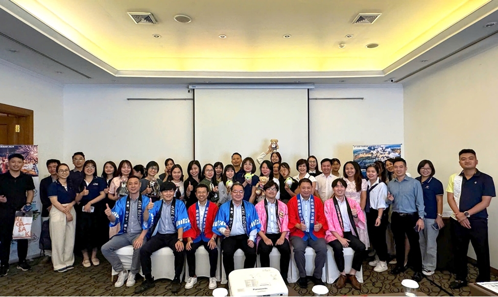 Nhiều công ty lữ hành Việt Nam tham dự Hội thảo du lịch vùng Kyushu tại Hà Nội