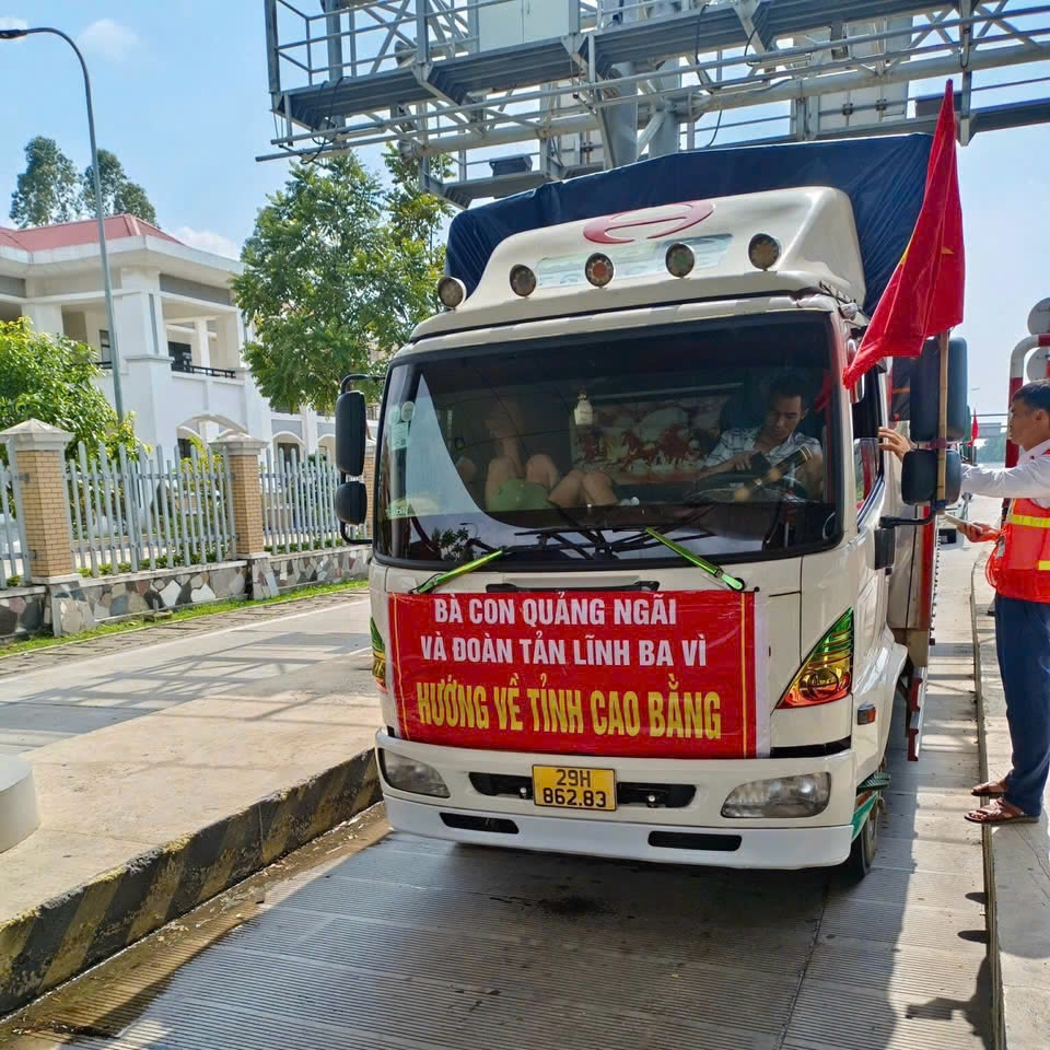 Tập đoàn Đèo Cả hỗ trợ miễn phí đường bộ cho các phương tiện chở hàng cứu trợ đi qua tất cả các trạm thu phí do Đèo Cả quản lý vận hành.