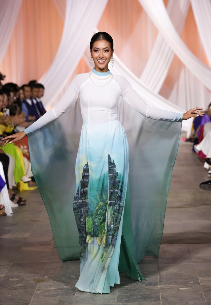 The winner of Miss Cosmo 2024 will receive a cash prize of US$100,000. The organisers will also award only one runner-up title on the final night of the competition.