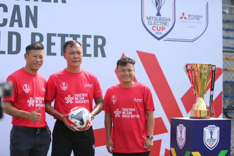 ASEAN Cup trophy tour arrives in Vietnam on October 26. (Photo: vtcnews.vn)
