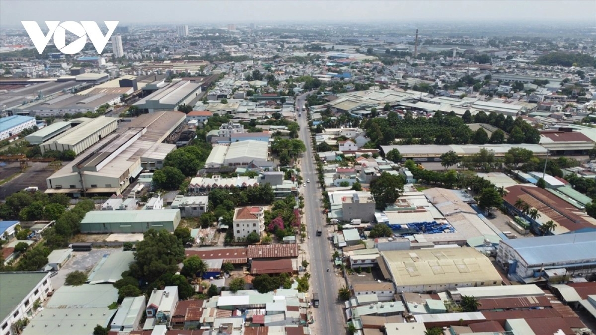 Bình Dương có nhiều doanh nghiệp nằm xen kẽ trong khu dân cư 