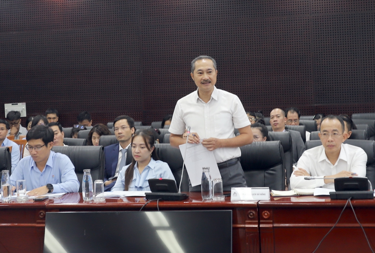Ông Cao Trí Dũng, Chủ tịch Hiệp hội Du lịch thành phố Đà Nẵng phát biểu tại hội nghị