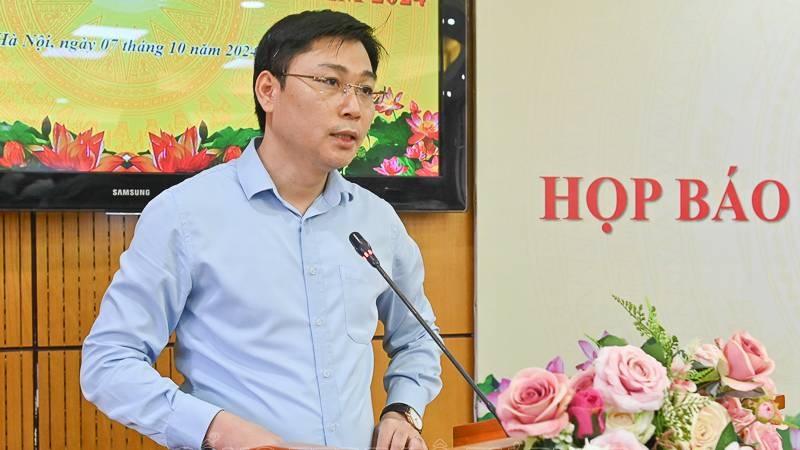 Chánh Văn phòng Bộ Tư pháp Đỗ Xuân Quý thông tin tại buổi họp báo