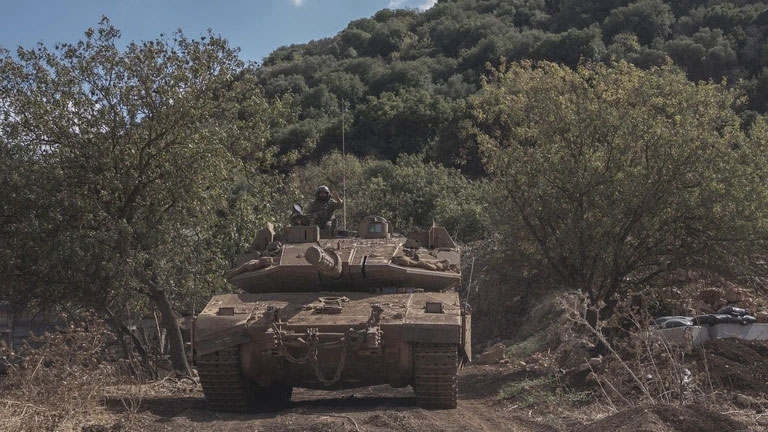 Xe tăng Israel ở biên giới Israel-Lebanon (Ảnh: Getty)