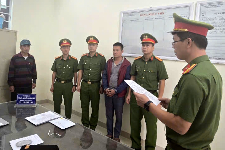 Bị can Nguyễn Văn Toàn cùng tang vật phạm tội đã bị lực lượng Công an Lai Châu bắt giữ trước đó