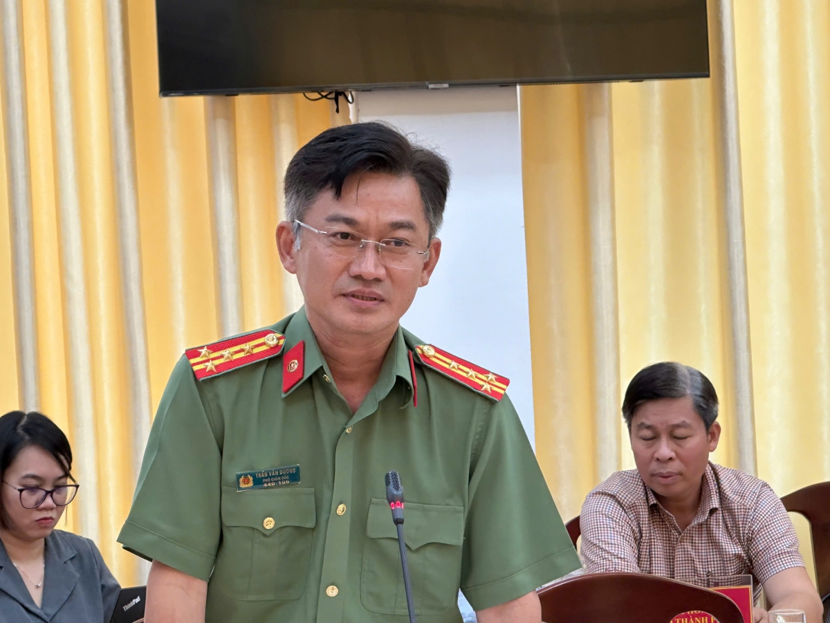 Đại tá Trần Văn Dương, Phó Giám đốc Công an TP. Cần Thơ thông tin tại họp báo.