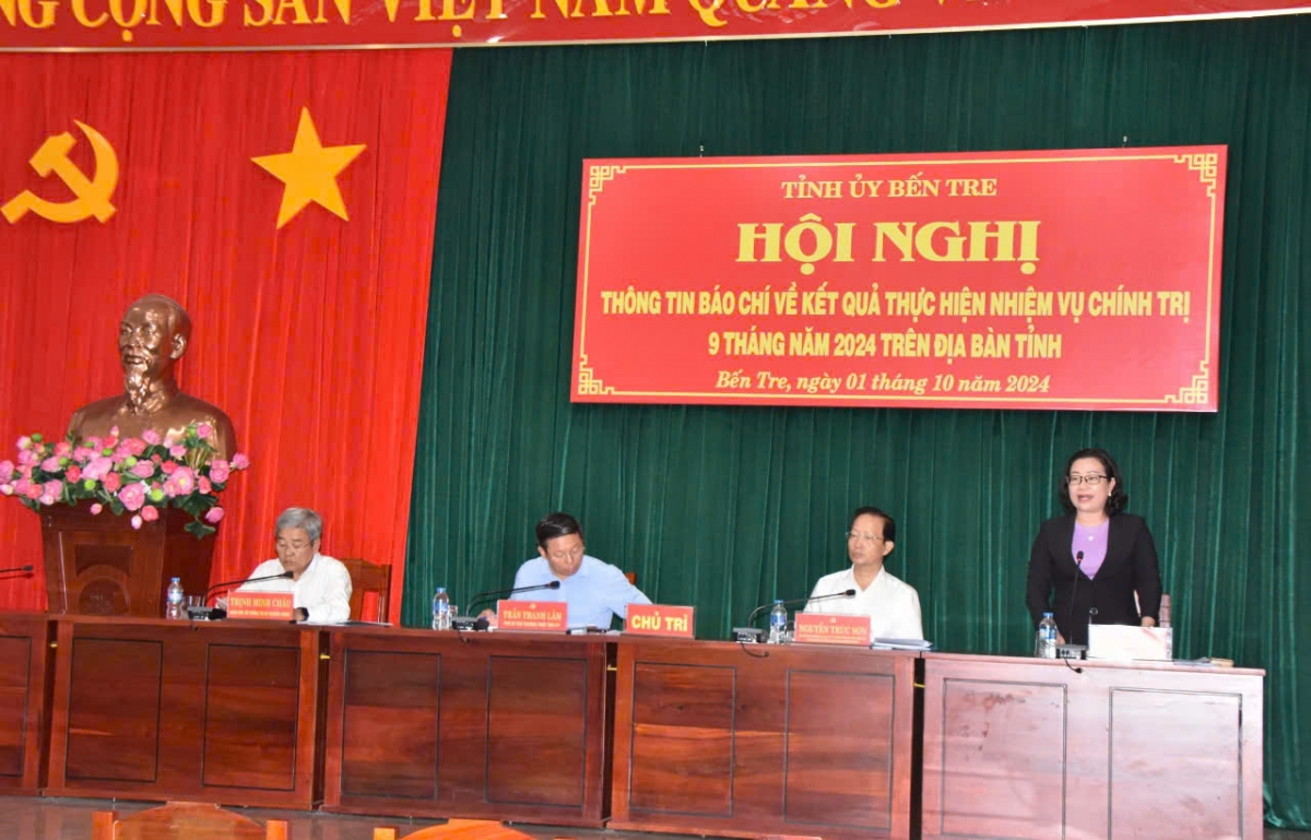 Lãnh đạo Tỉnh ủy - UBND tỉnh chủ trì họp báo