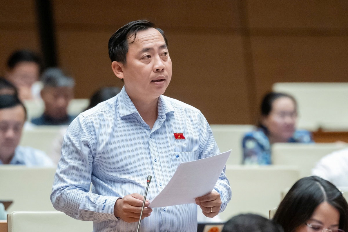 Đại biểu Đoàn Chí Nghĩa, đoàn Cần Thơ (Ảnh: Quốc hội)