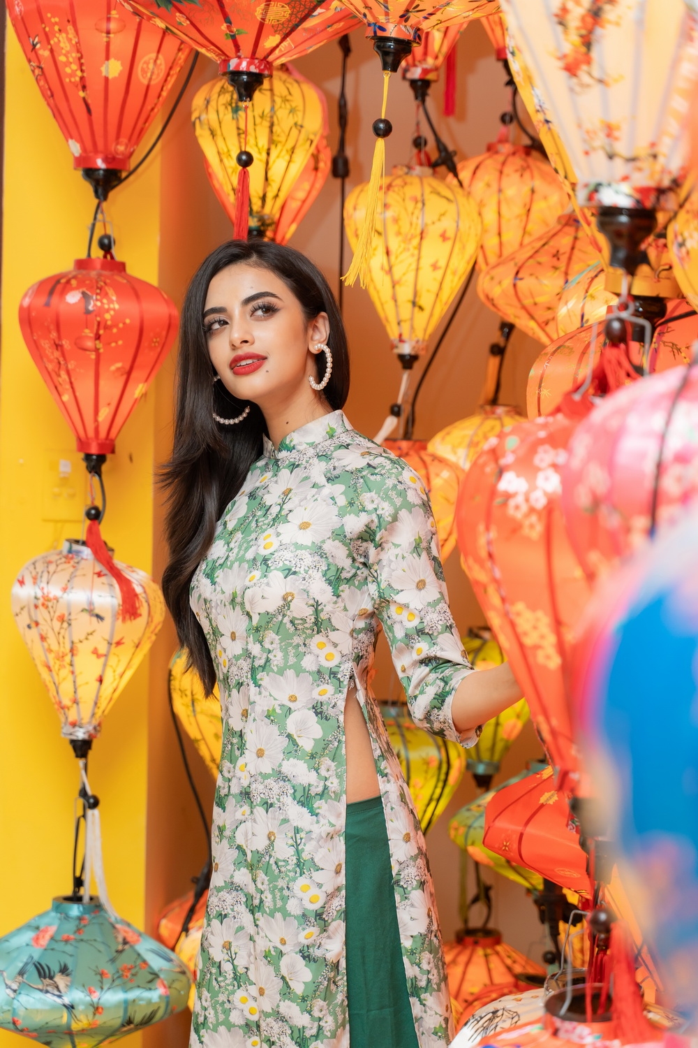 Lưu giữ khoảnh khắc bên đèn lồng