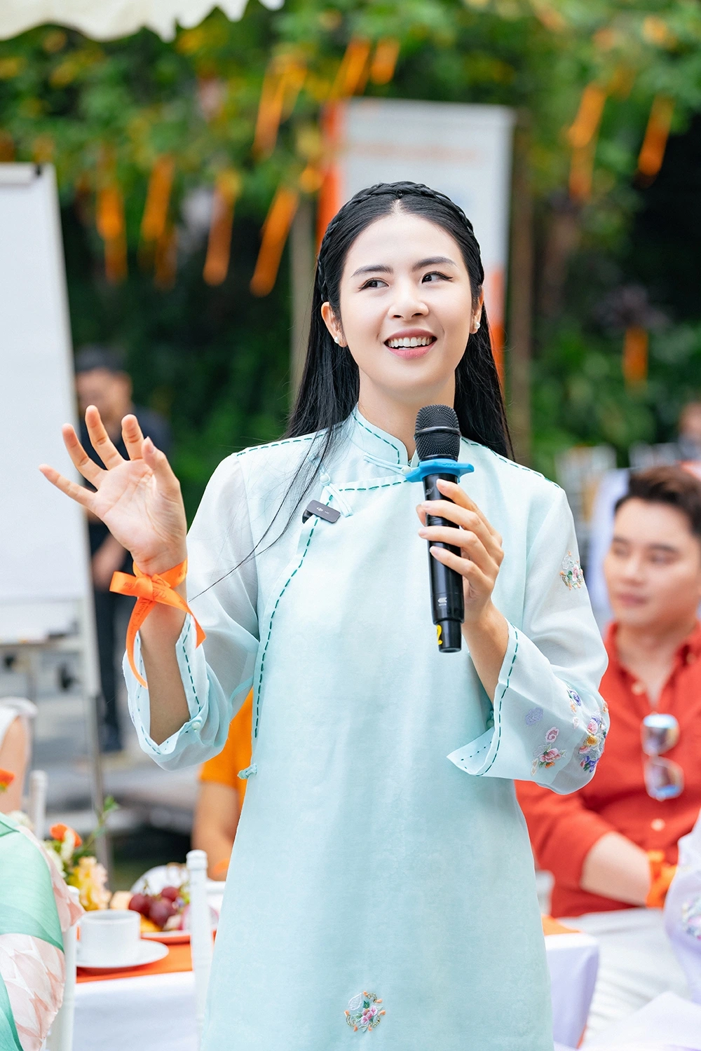 Hoa hậu Ngọc Hân chia sẻ tại sự kiện.