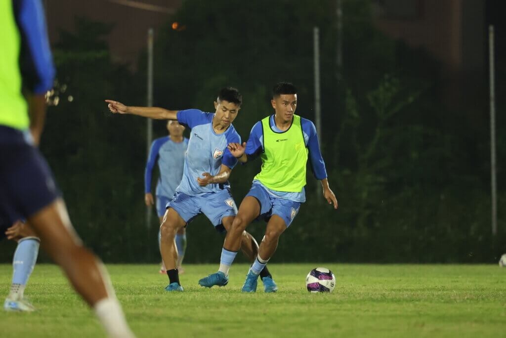 ĐT Ấn Độ tập luyện tại Nam Định. (Ảnh: AIFF). 