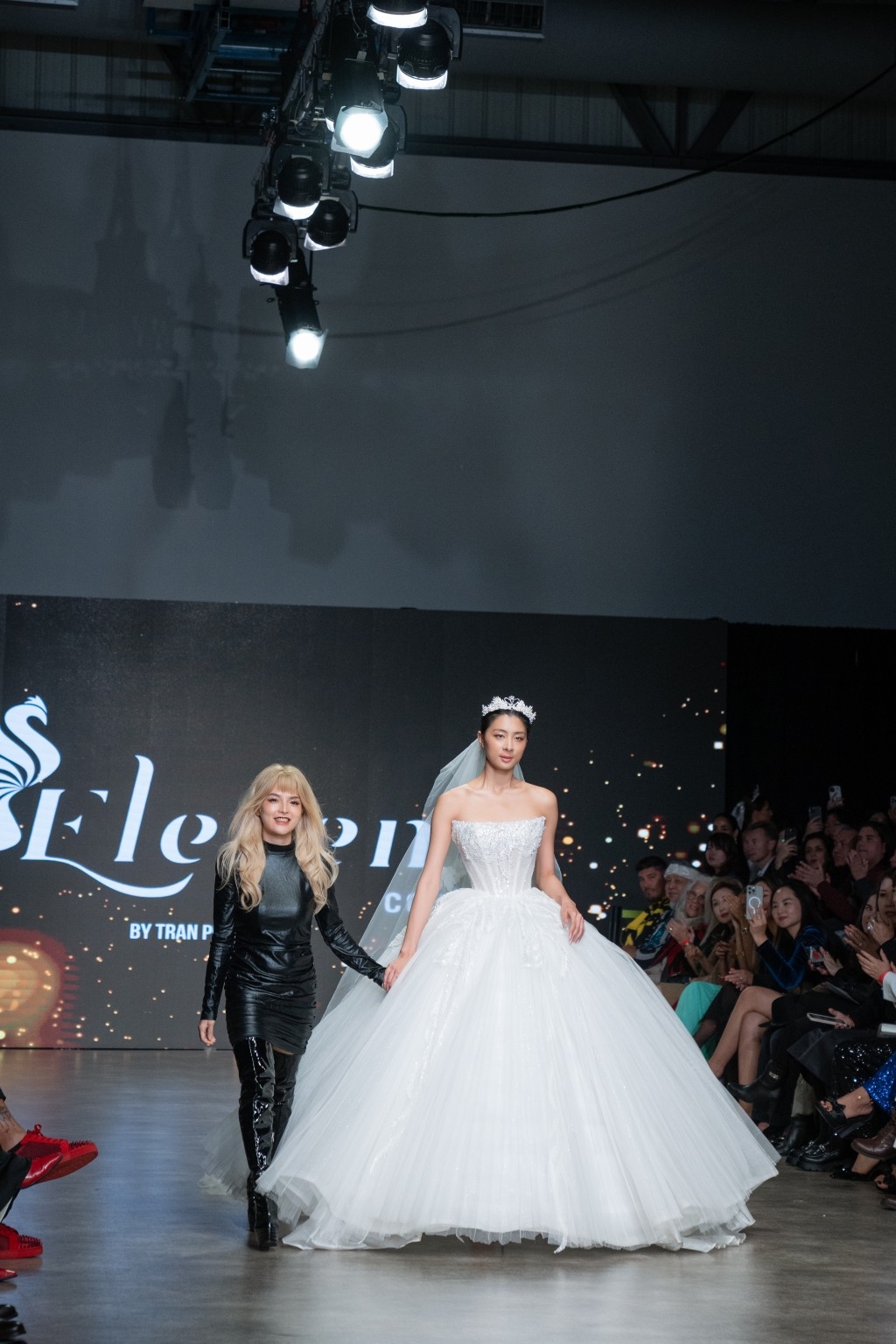 Vancouver Fashion Week was first held back in 2001 and has since been organised twice annually. Tran Phuong Hoa represents the only Vietnamese designer to take part in the event this year.