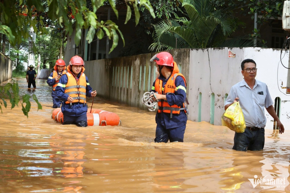 Local authorities prepare essential goods in order to assist residents to cope with the prolonged downpour and flooding.