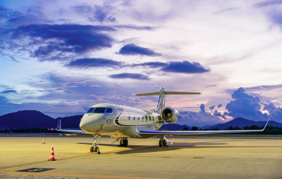 The five Gulfstream jets include G600, G500, G650ER, and two G700s.