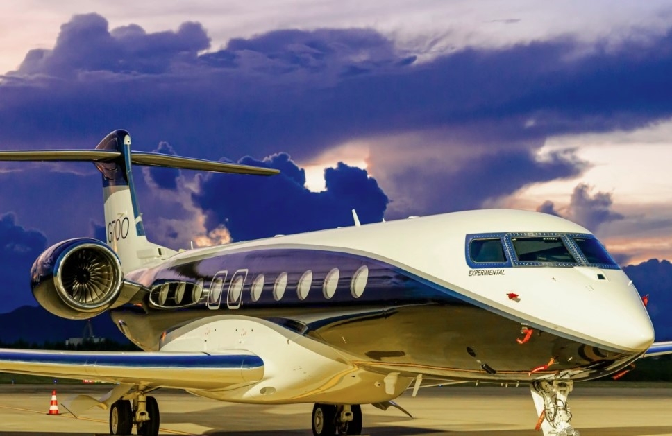 The G700, known for its spacious cabin, can accommodate up to 21 passengers.
