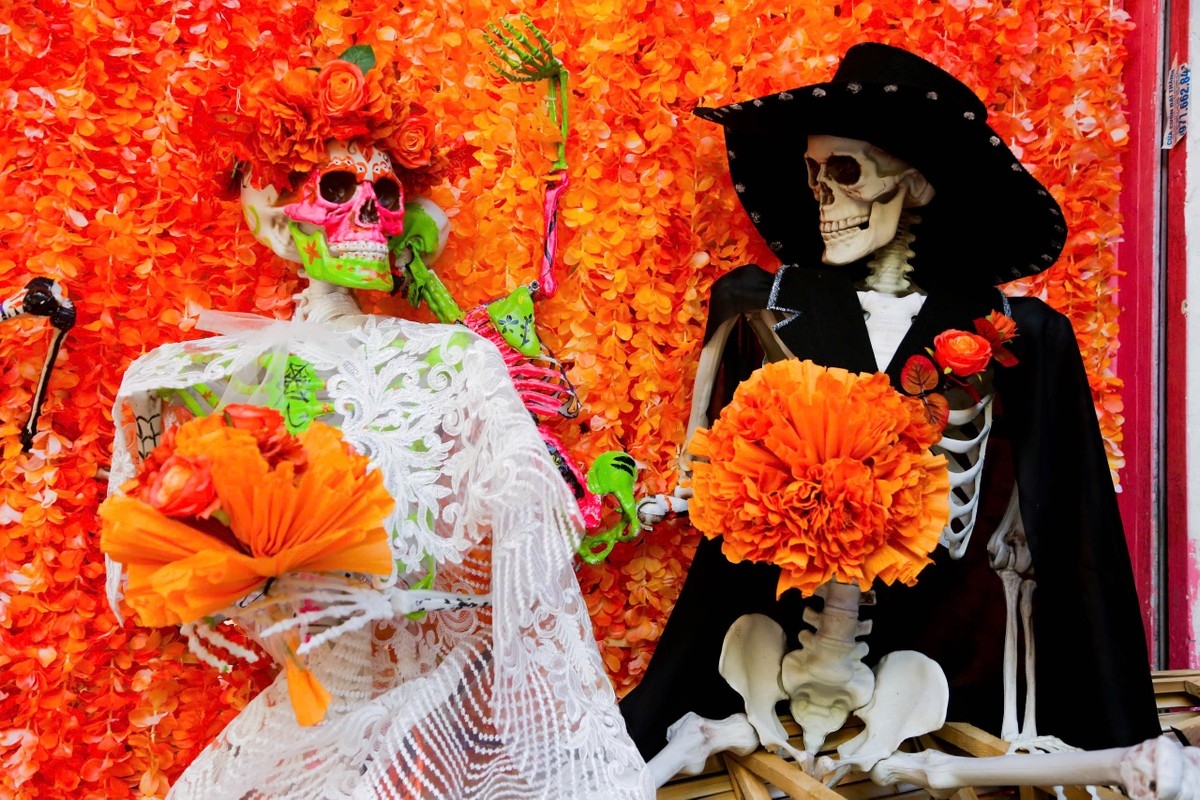 Decorative items and Halloween-themed toys are available to purchase at all shops in Hang Ma street, as well as souvenir shops located in downtown Hanoi.
