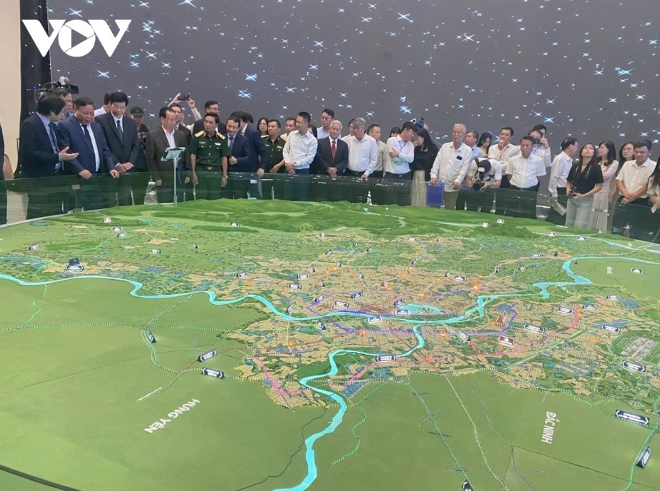 This large-scale exhibition is displayed on an area of 2,500 square metres inside the Hanoi Museum from October 4 to October 14.
