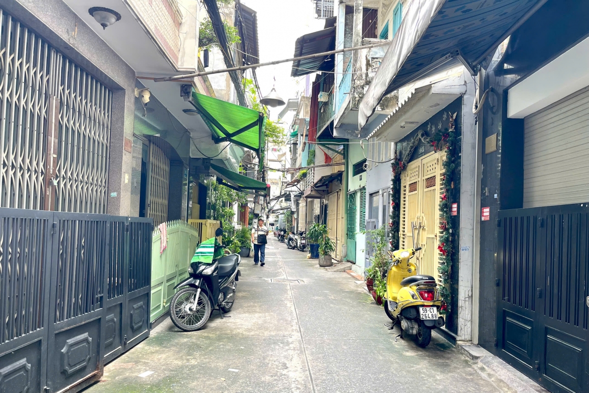 Con hẻm nơi xảy ra sự việc đau lòng. (Ảnh: L.V)