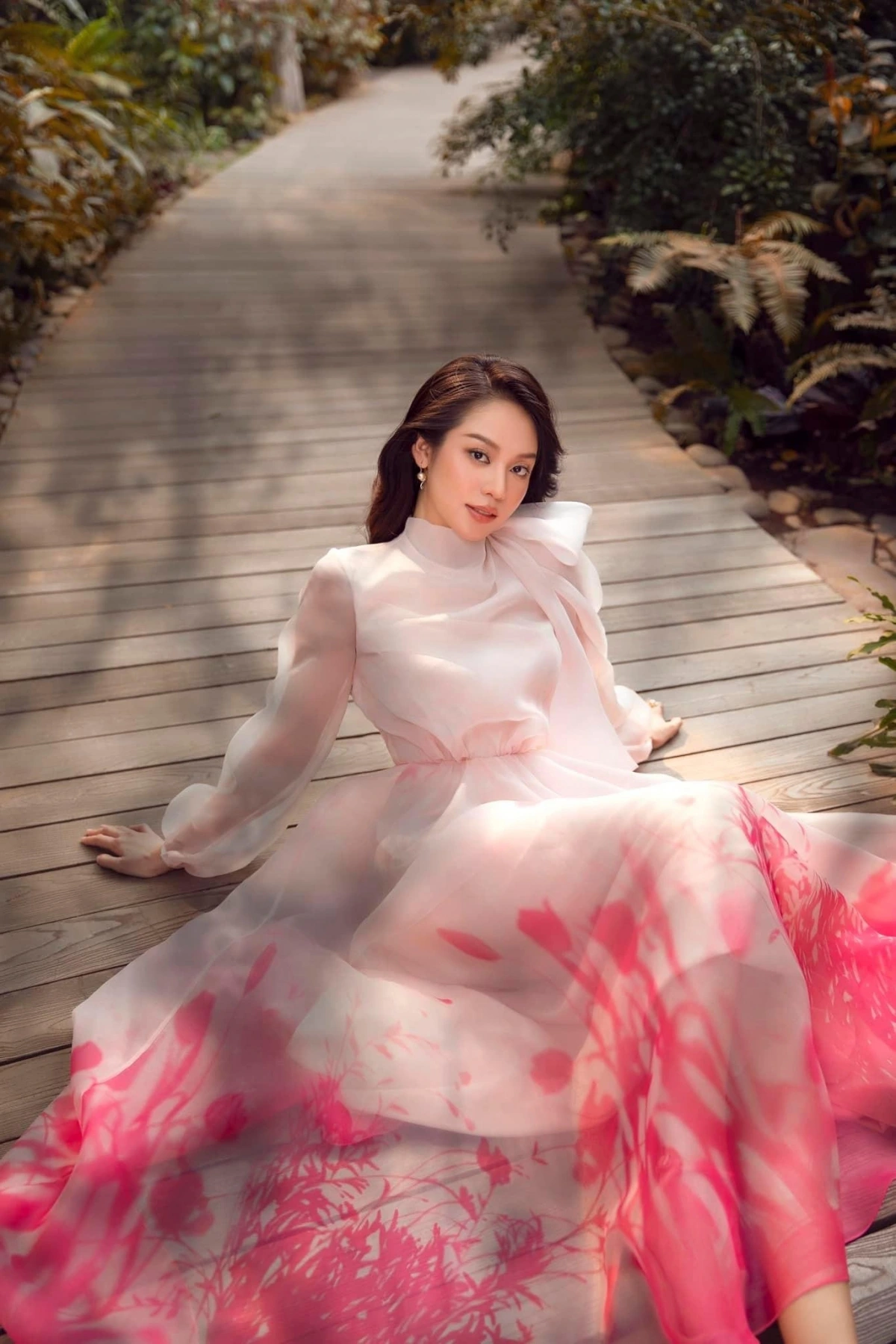Là Hoa hậu Việt Nam đầu tiên tham dự Miss International, Thanh Thủy đang nhận được sự quan tâm đặc biệt từ công chúng và truyền thông trong nước cũng như quốc tế.