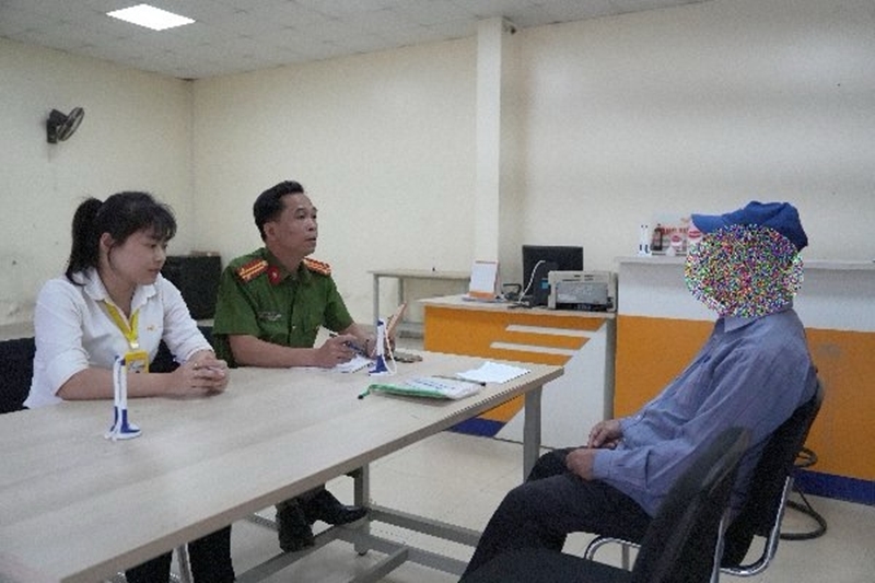 Công an phường Đồng Tâm, TP Yên Bái phối hợp với bưu điện TP Yên Bái kịp thời ngăn chặn vụ lừa đảo