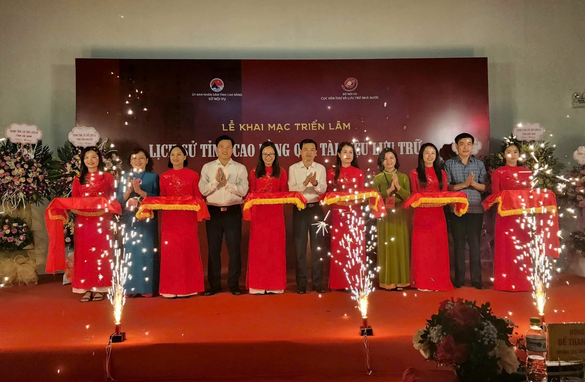 Khai mạc triển lãm “Lịch sử tỉnh Cao Bằng qua tài liệu lưu trữ”